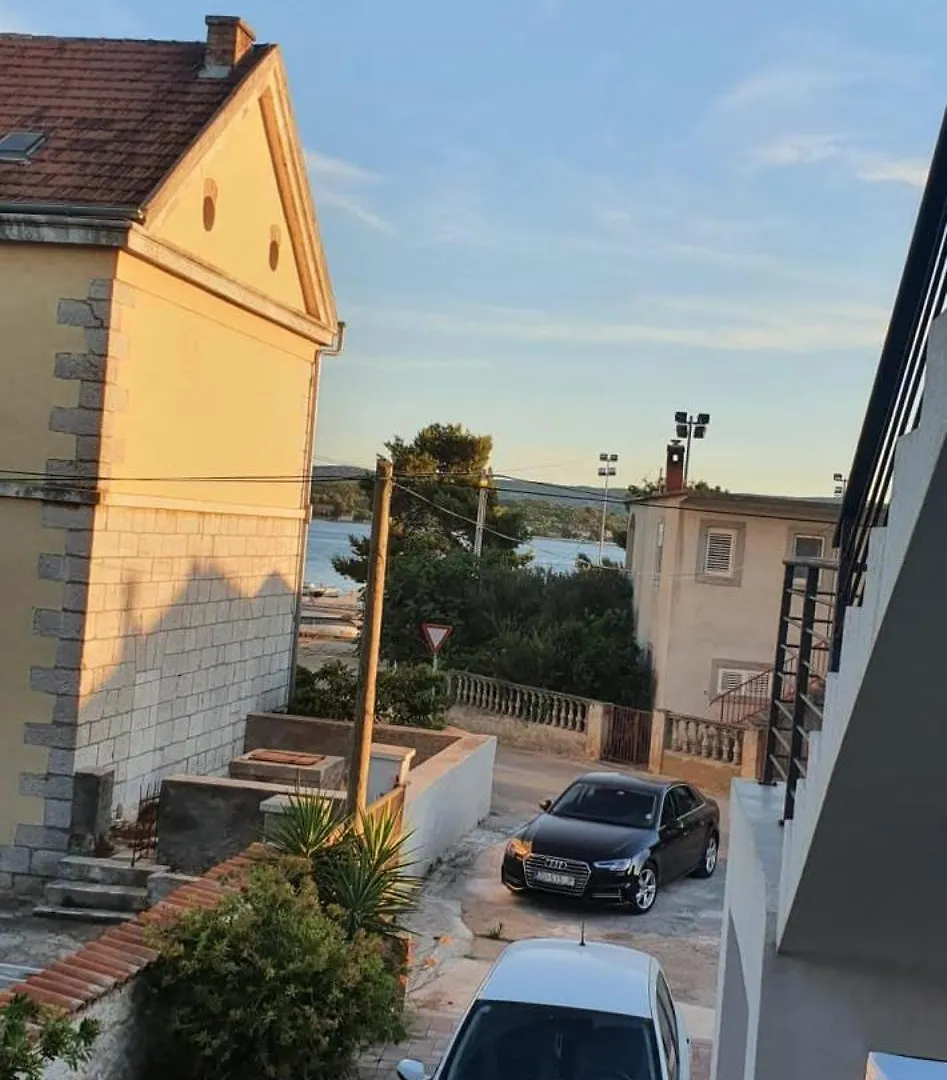 Apartment In Turanj With Sea View, Balcony, Air Conditioning, Wifi 5075-2
